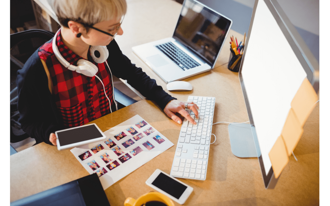 Jak powstaje okładka: od pomysłu autora do projektu graficznego